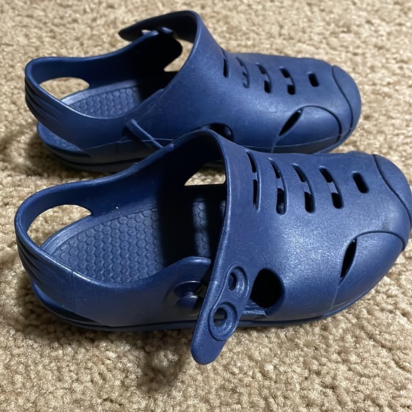 Gently Used Okabashi Carter camp Shoes size toddler 9 - Picture 2 of 3